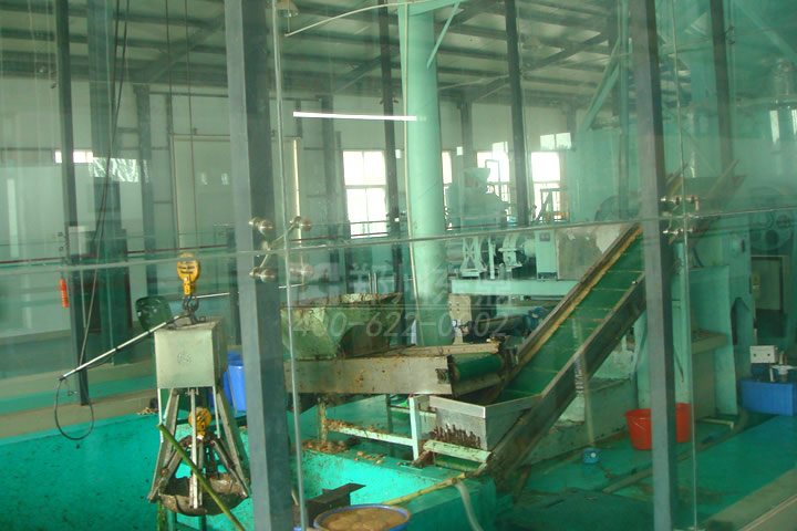 餐飲垃圾烘干機可以實現(xiàn)餐廚垃圾資源變廢棄資源成為可再生利用資源。