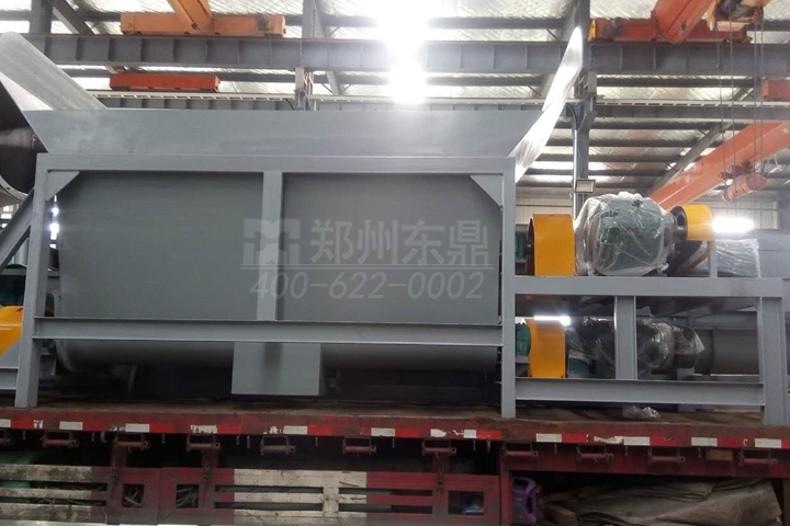 煤泥打散機(jī)是針對煤泥、泥煤、白泥等泥狀物料開發(fā)的一種集預(yù)打散破碎、緩沖定量于一體的專用設(shè)備。